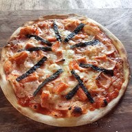 พิซซ่าเตาฟืน บ้านไร่-ริมนา