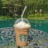 สตาร์บัคส์ วิลล่าป่าสน (ผาซ่อนแก้ว)