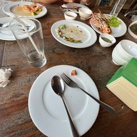 สวนอาหารเรือสำราญซุ้มป่าสัก