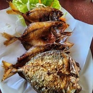 เมนูของร้าน ครัวริมทางกลางบ่อ แม่กลอง แหลมใหญ่
