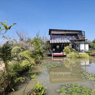 บรรยากาศ บ้านบนบัว