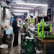ร้านอาหารเลี่ยมทอง