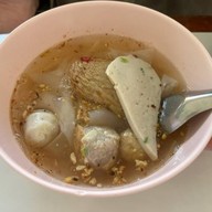 เมนูของร้าน สอาด ก๋วยเตี๋ยวลูกชิ้นปลา เย็นตาโฟเสวย - สามกษัตริย์