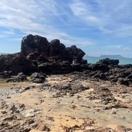 Stone Beach เกาะลิบง