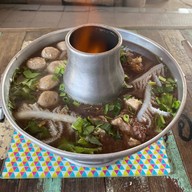 เมนูของร้าน ร้านก๋วยเตี๋ยวเนื้อคุณย่า สูตร50ปี เพชรเกษม 22/1