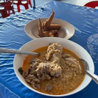 ขนมจีนแม่พลอย