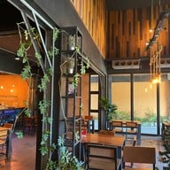 9 Pints The Gastro House