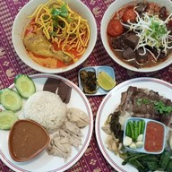 ข้าวซอย น้ำเงี้ยว ข้าวขาหมู(ป่าอ้อนางแล)