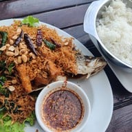 ครัวระเบียงน้ำ ลาดกระบัง