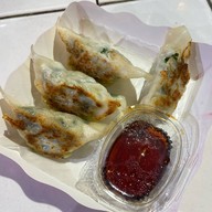 เมนูของร้าน เกี๊ยวซ่าทอดน้ำ Pan-Fried Gyoza by Suesue gyoza – ซือซือเกี๊ยวซ่า เอเชียทีค เดอะ ริเวอร์ฟรอนท์