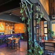 9 Pints The Gastro House