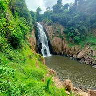 บรรยากาศ น้ำตกเหวนรก