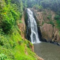 บรรยากาศ น้ำตกเหวนรก