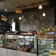 Tree Tales Cafe พัทยา นาเกลือ