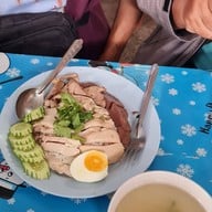 ขนมจีนแม่สมจิตร ข้าวมันไก่
