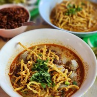 เมนูของร้าน ข้าวซอย ลุงประกิจกาดก้อม