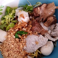 ลูกชิ้นหมูน้ำใสสะพานสูง  สาขา5