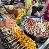ร้านป้านิด ลูกชิ้นยืนกิน