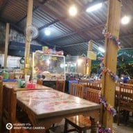 บรรยากาศ ข้าวต้มบ่าววี สาขา 1