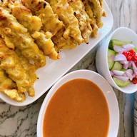 คิดเช่นเน KitchenNay Cafe and Bistro