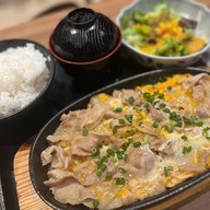เมนูของร้าน Ringer Hut Century สุขุมวิท