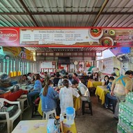 บรรยากาศ ข้าวซอย ลุงประกิจกาดก้อม