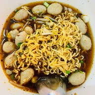ก๋วยเตี๋ยวไก่ตุ๋น เด่งบุญเชียว