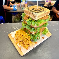 สเต็กลุงหยิก  บ้านบึง