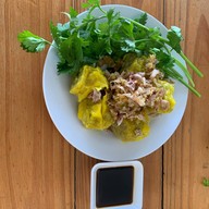เรือตุ๋นหม้อไฟ หน้า ม.ราชภัฏบ้านดู่
