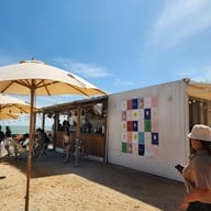 บรรยากาศ Away By A Day