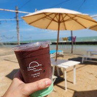 เมนูของร้าน Away By A Day