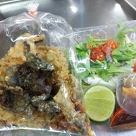 ร้านน้ำพริก และ ยำปลาดุกฟู สรงประภา 14