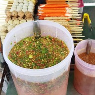 ลูกชิ้นปิ้งเตาถ่านป้าอ้อน(เอกชัย27)