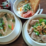 หมูปิ้ง จันทร์เจ้าขา หน้าโสภาแมนชั่น