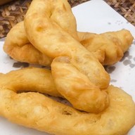 คุณเพ็ญอาหารเช้า(โจ๊ก ปาท่องโก๋เจ้าเก่าสงขลา) ใต้ถุนบ้าน