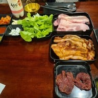 เมนูของร้าน Woori ในเมือง