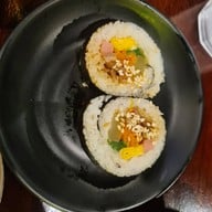 เมนูของร้าน Woori ในเมือง