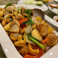 เมนูของร้าน ห้องอาหารประเทืองทอง Tohsang Ubon Hotel