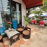 บรรยากาศ Tanya Cafe ร้านกาแฟนั่งชิวริมถนน304 ข้างร้านใบบัวแกงใต้