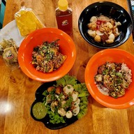 เมนูของร้าน ตี๋ลูกชิ้นปลา-ข้าวขาหมู ประชาอุทิศ 91 ตี๋ลูกชิ้นปลา-ประชาอุทิศ 91