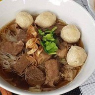 เมนูของร้าน ก๋วยเตี๋ยวราชารสเยี่ยม ถนนสันติสุข