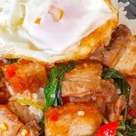 ป้าเล็กตามสั่ง จอมทอง