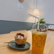 ญ่าคาเฟ่ coffee & desserts phitsanulok