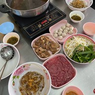 ก๋วยเตี๋ยวเพิ่มพูน ซอยโชคชัยร่วมมิตร 1