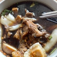 ก๋วยจั๊บน้ำข้นกระดูกอ่อน