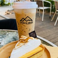 เมนูของร้าน Living A Dream   กาแฟอ่างแก้ว