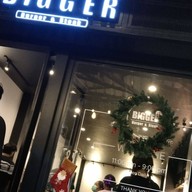 หน้าร้าน Bigger' Burgers and Steak