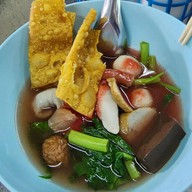 เมนูของร้าน ก๋วยเตี๋ยวลูกชิ้นปลา ต้มยำ-เย็นตาโฟ