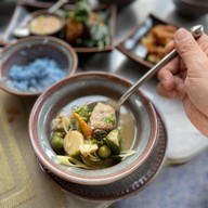 ทองหล่อ Thonglor Thai Cuisine