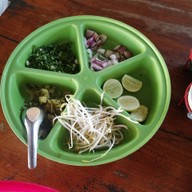 เมนูของร้าน ร้านข้าวซอยป้าแดง